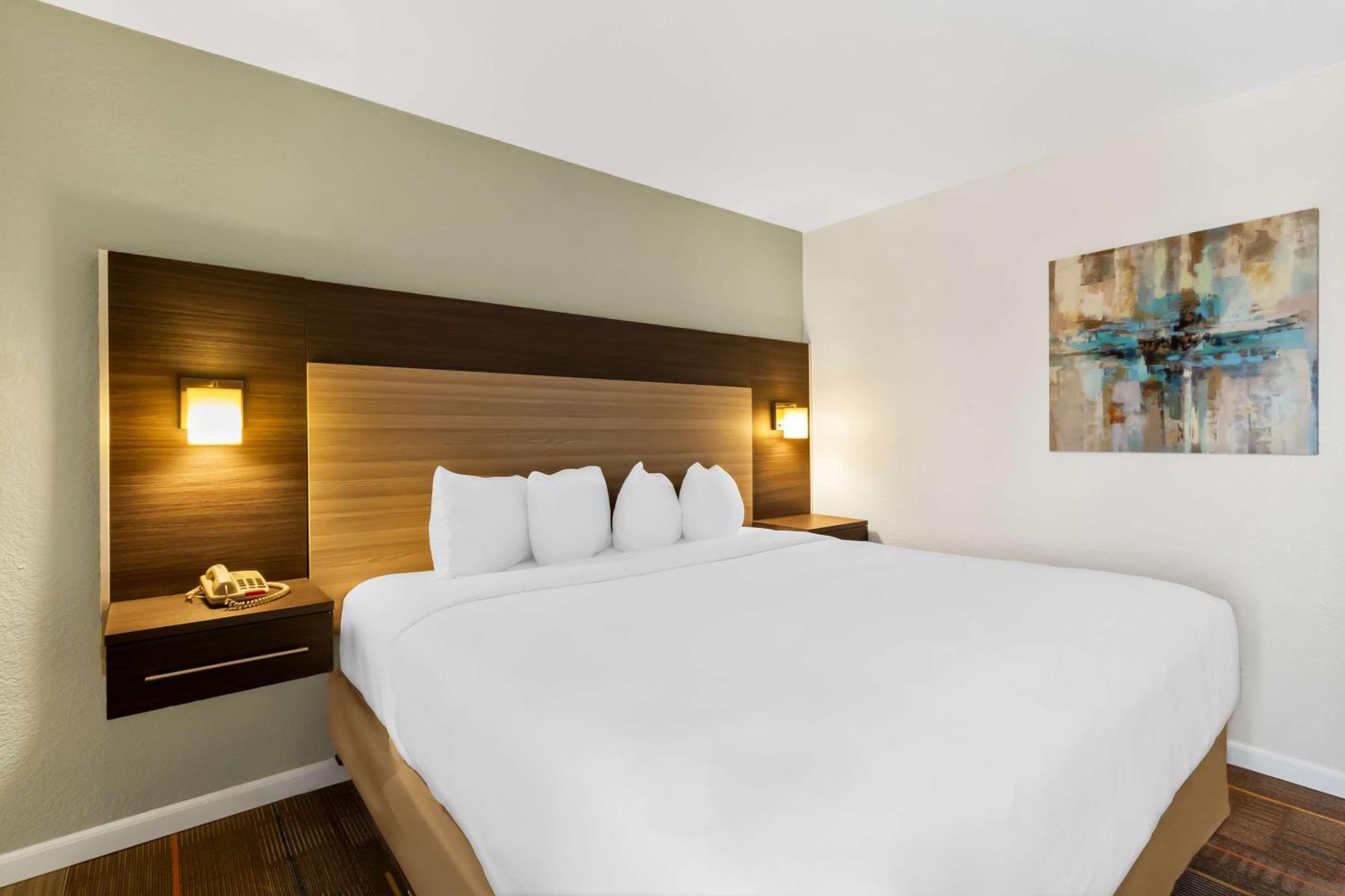 Sonesta Essential Nw 3*